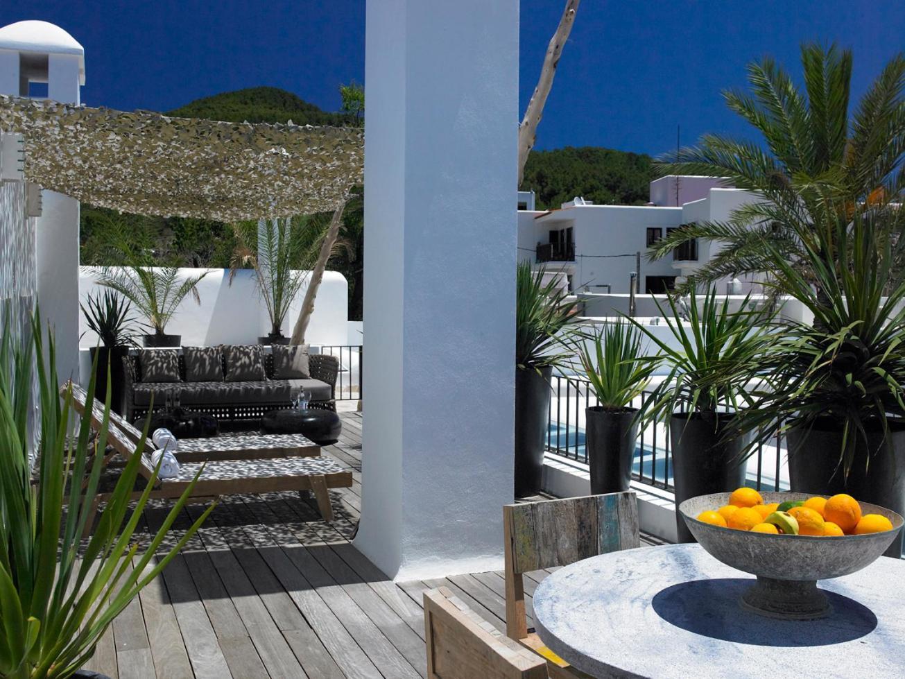 The Giri Residence Sant Joan De Labritja Luaran gambar